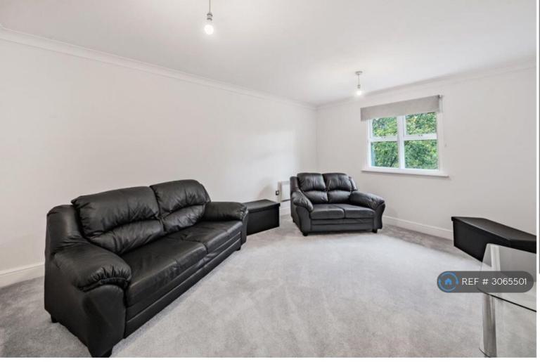 Flat Poplar Road in Metropolitan Borough of Solihull