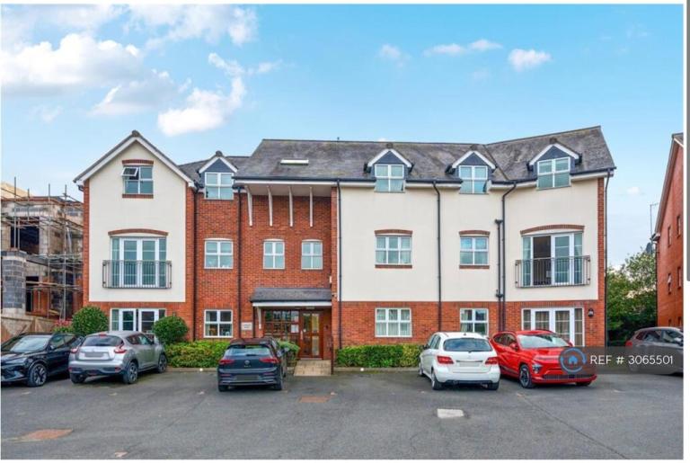 Flat Poplar Road in Metropolitan Borough of Solihull
