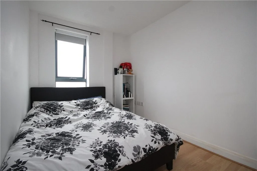 Flat London Road in Greater London
