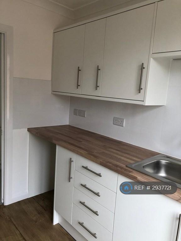 Flat Valencia Road in Worthing