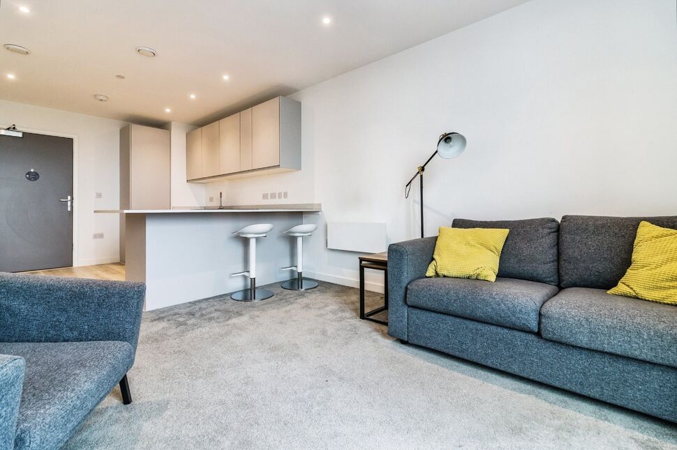 Flat Hattons Court in Trafford