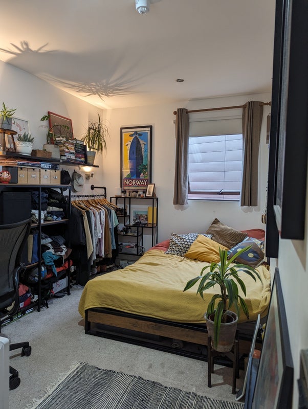 Room Isaac Way in Manchester
