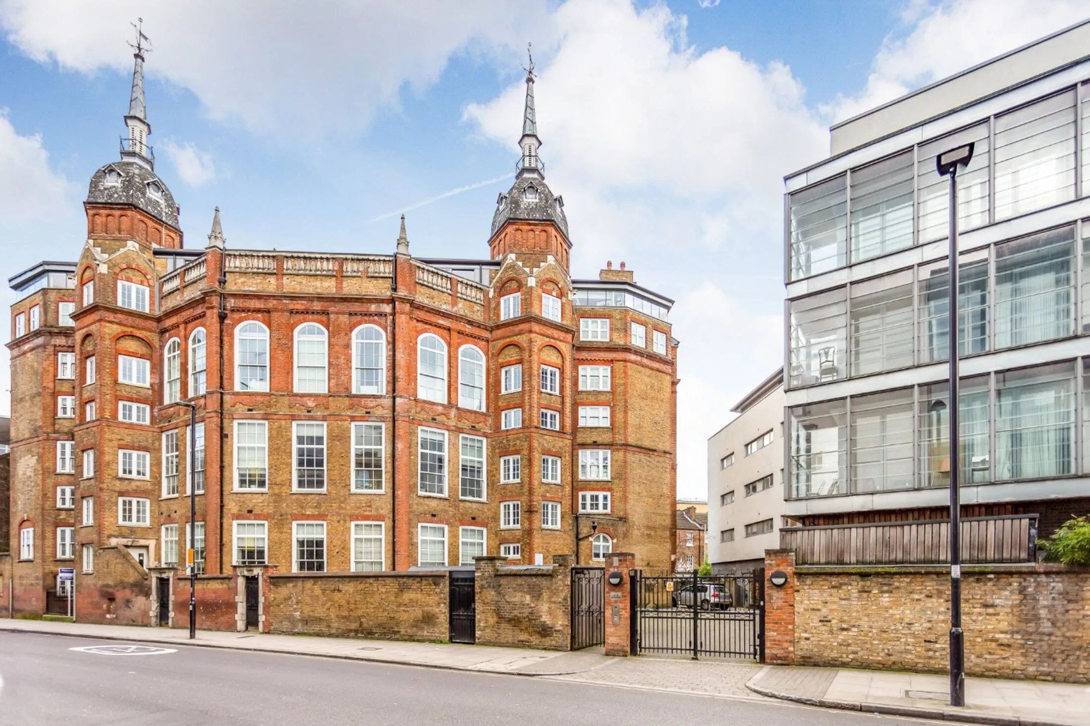 Flat Hornsey Street in Greater London