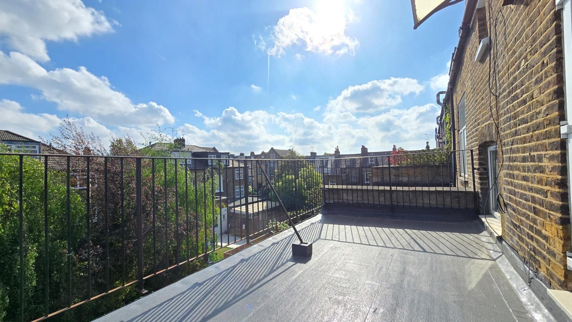 Flat Blackstock Road in Greater London