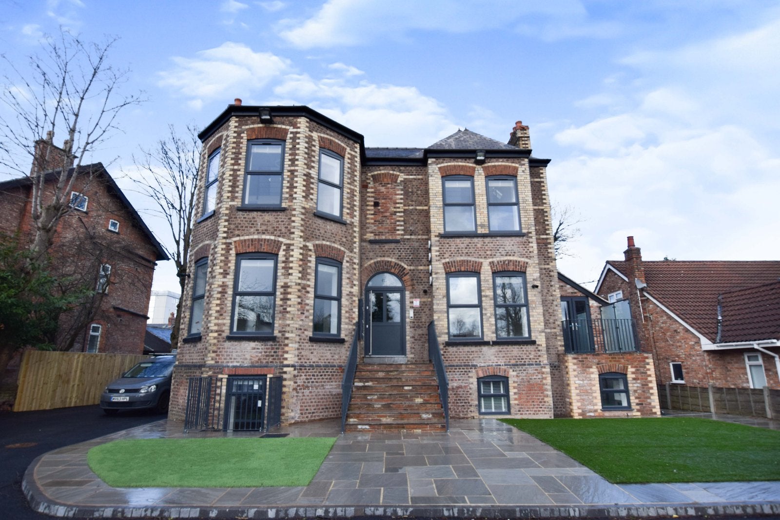 Flat Barrington Road in Trafford