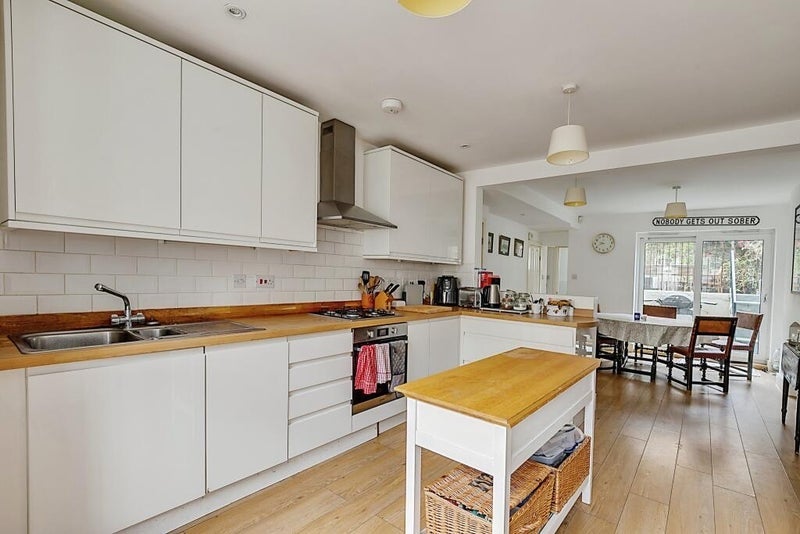 House Chesson Road in Greater London