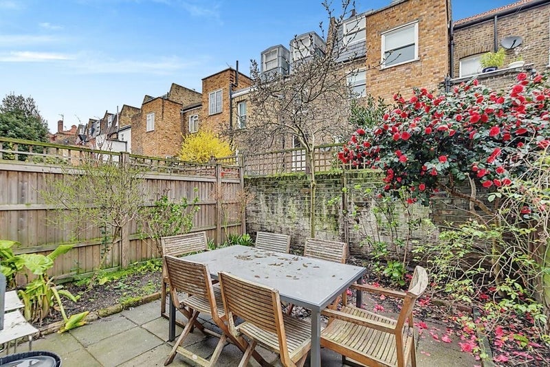 House Chesson Road in Greater London