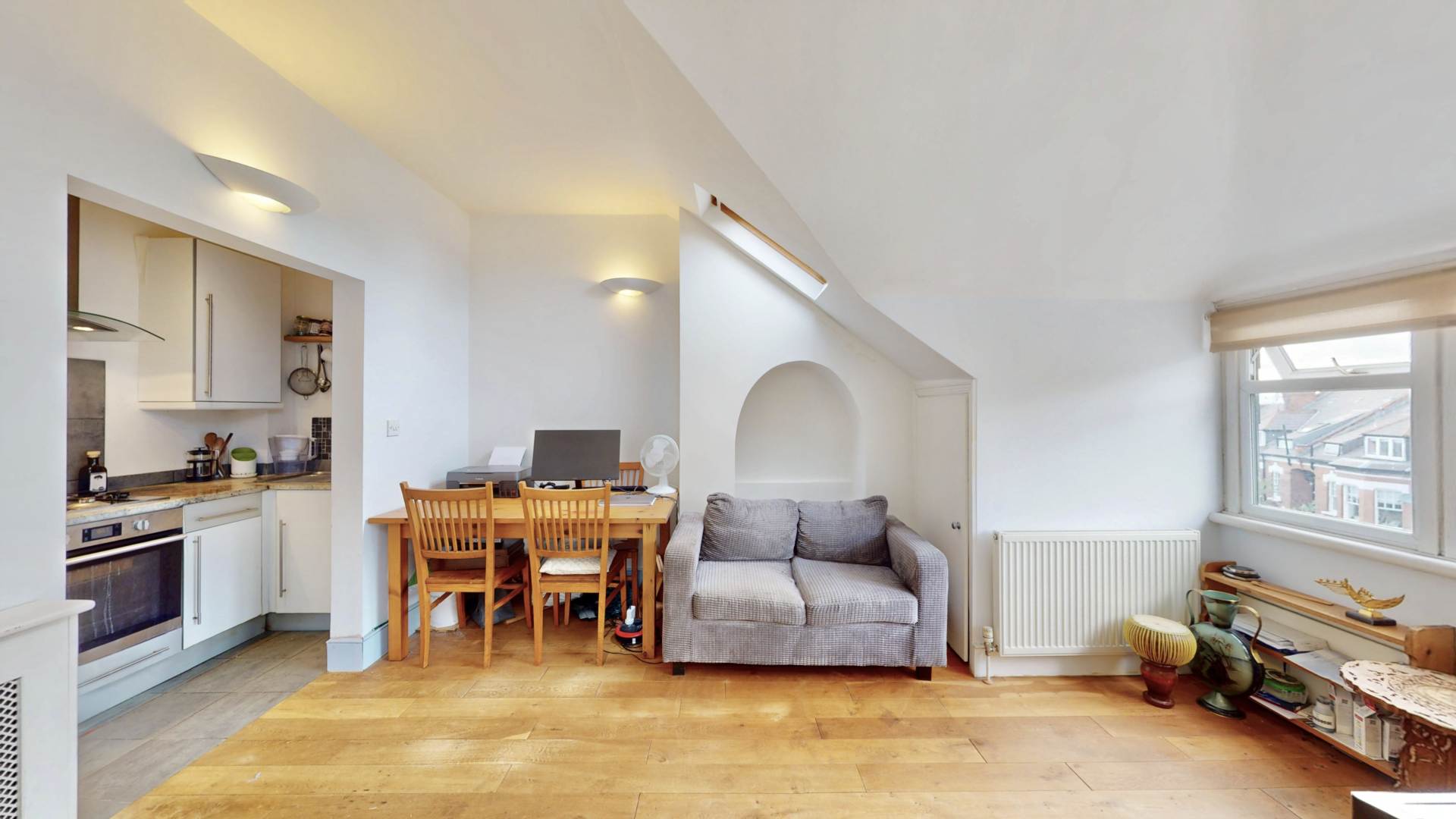 Flat Church Crescent in Greater London