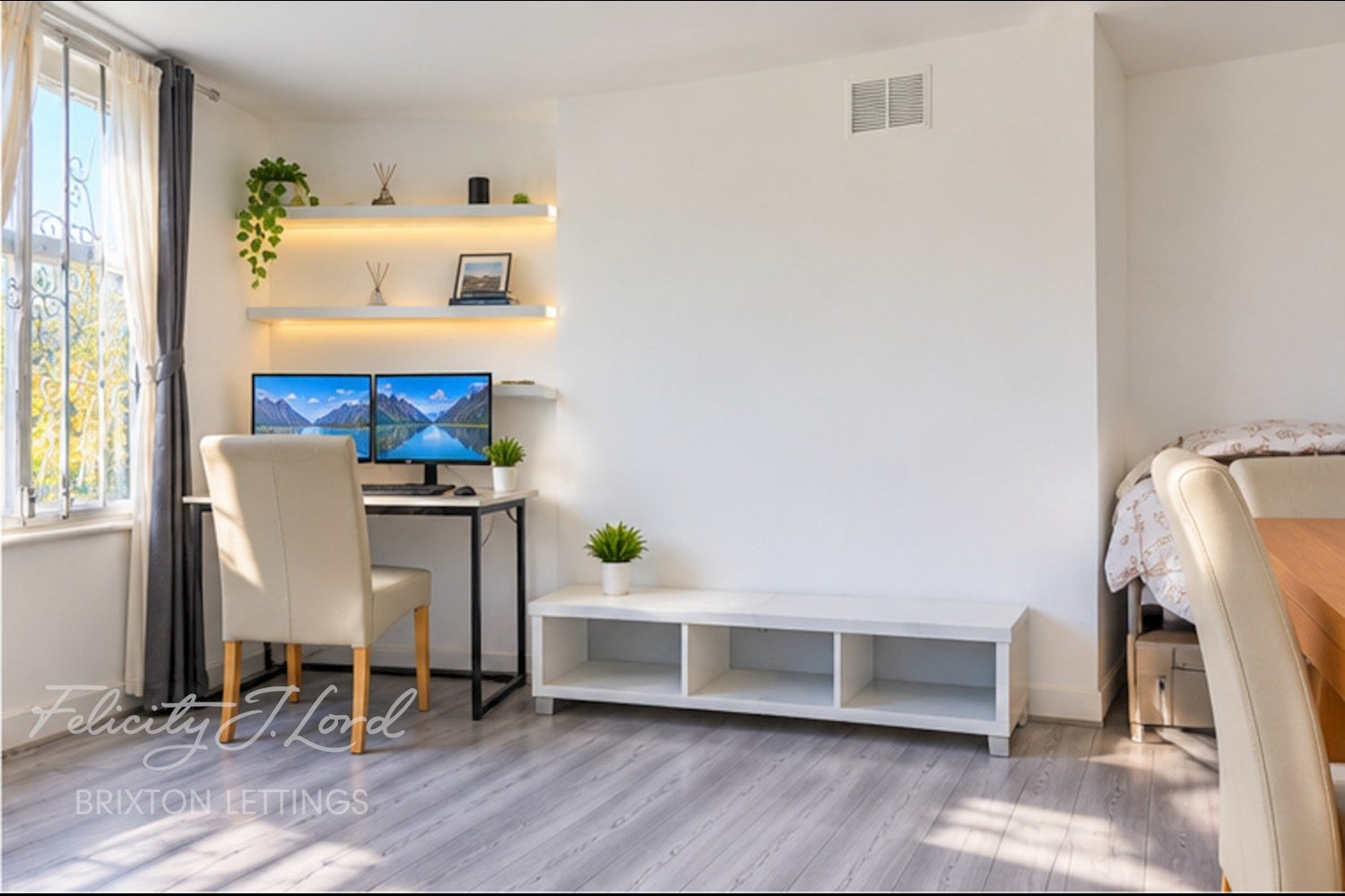 Room Station Avenue in Greater London