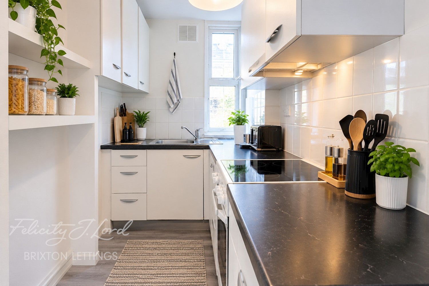 Room Station Avenue in Greater London