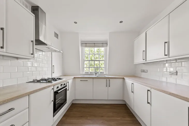Flat Trinity Street in Greater London