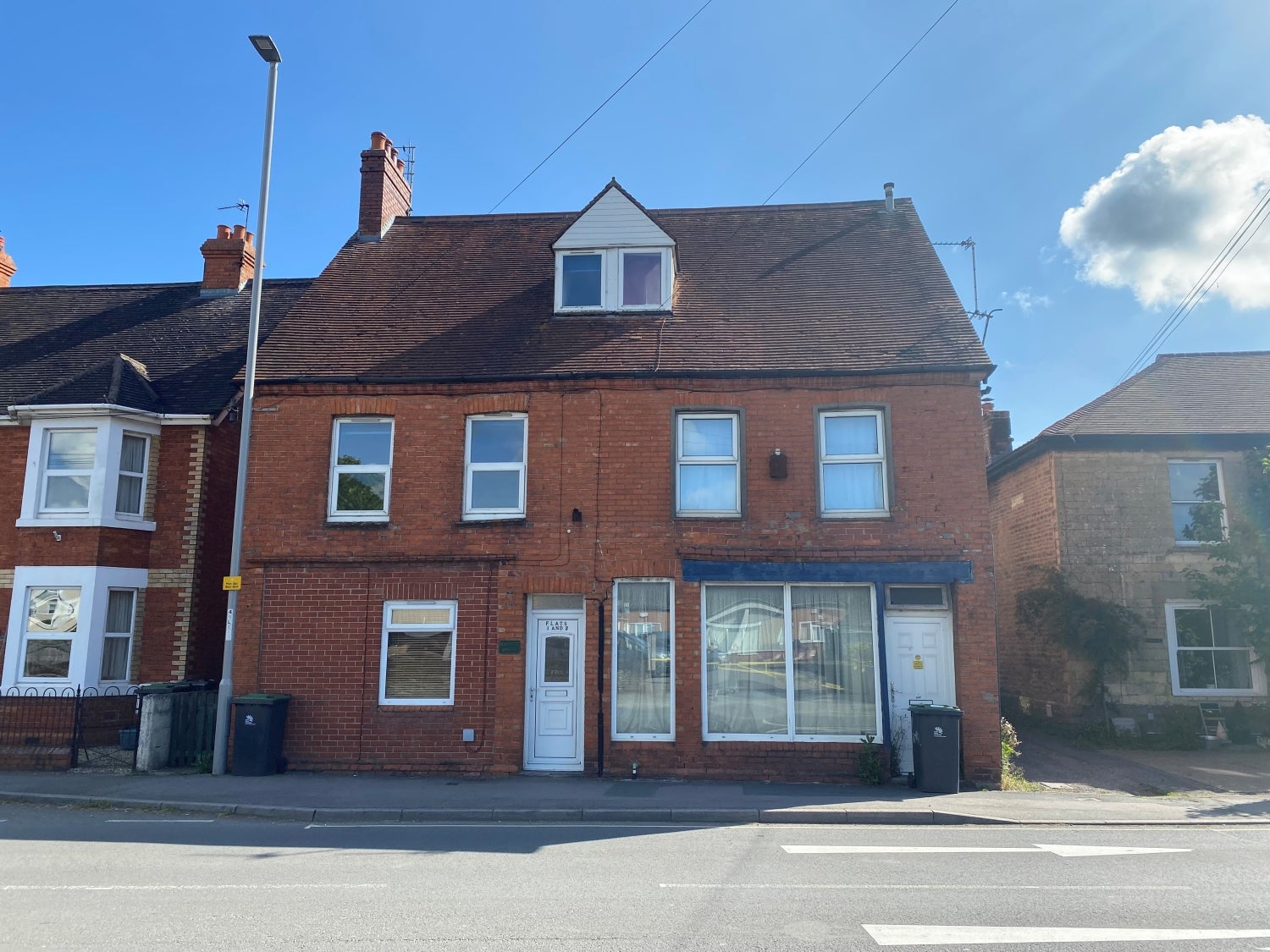 Flat Newbury in Gillingham