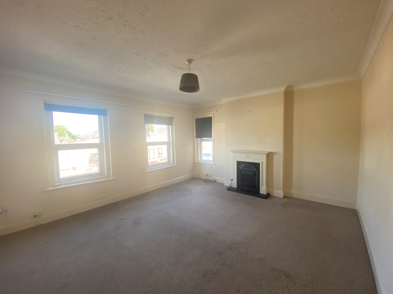Flat Newbury in Gillingham