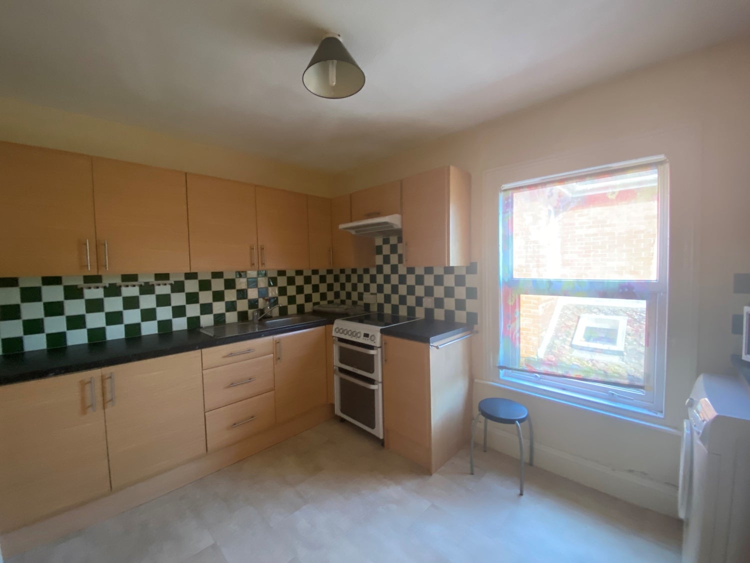 Flat Newbury in Gillingham