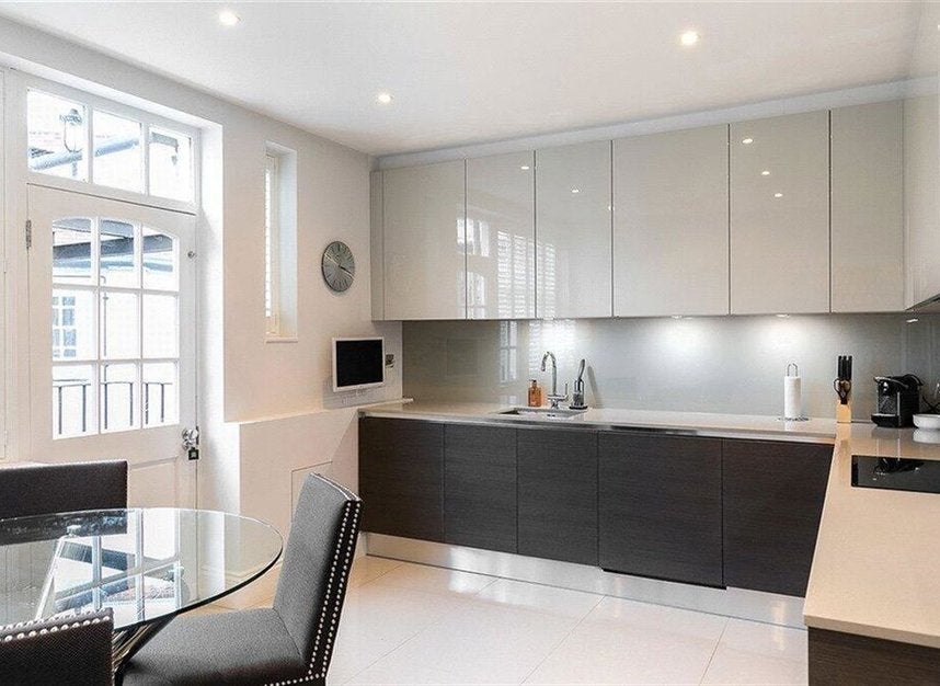 Flat Onslow Square in Greater London
