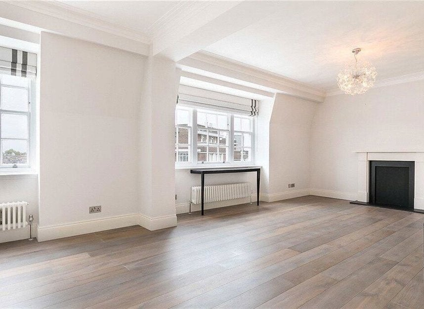 Flat Onslow Square in Greater London