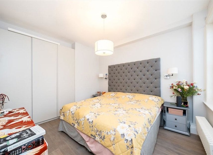 Flat Onslow Square in Greater London