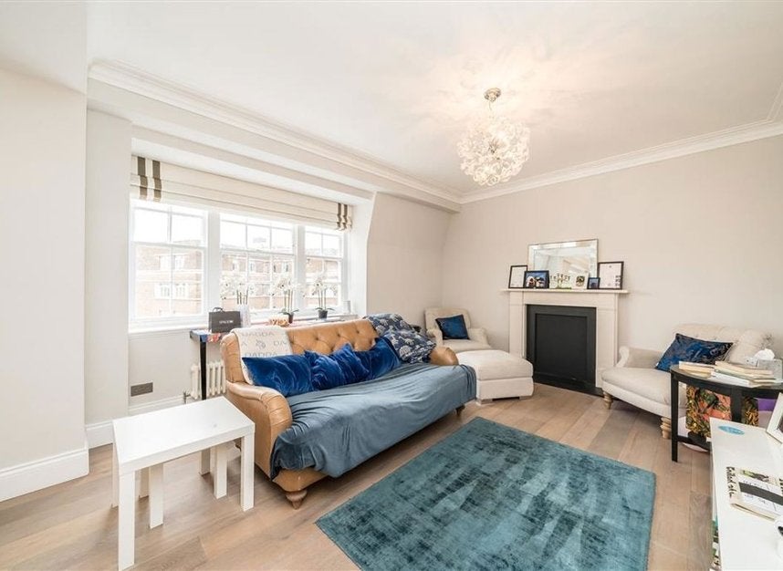 Flat Onslow Square in Greater London