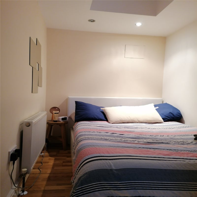 Flat Mayflower Road in Greater London