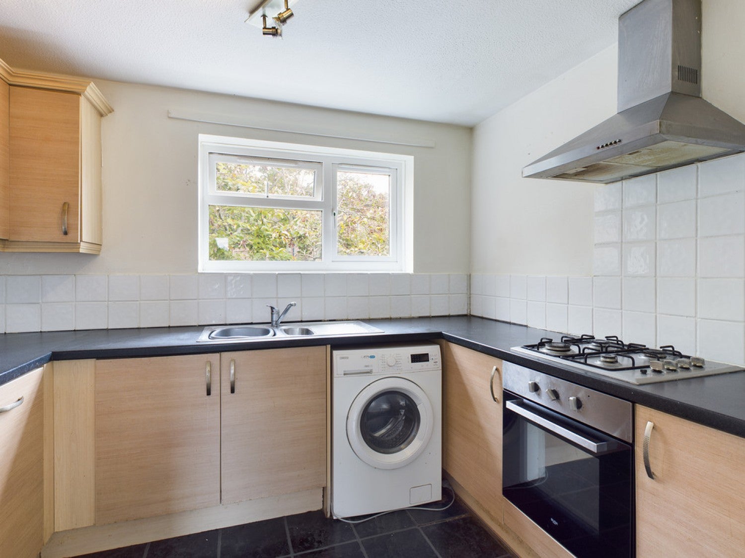Flat Nuthurst Close in Brighton