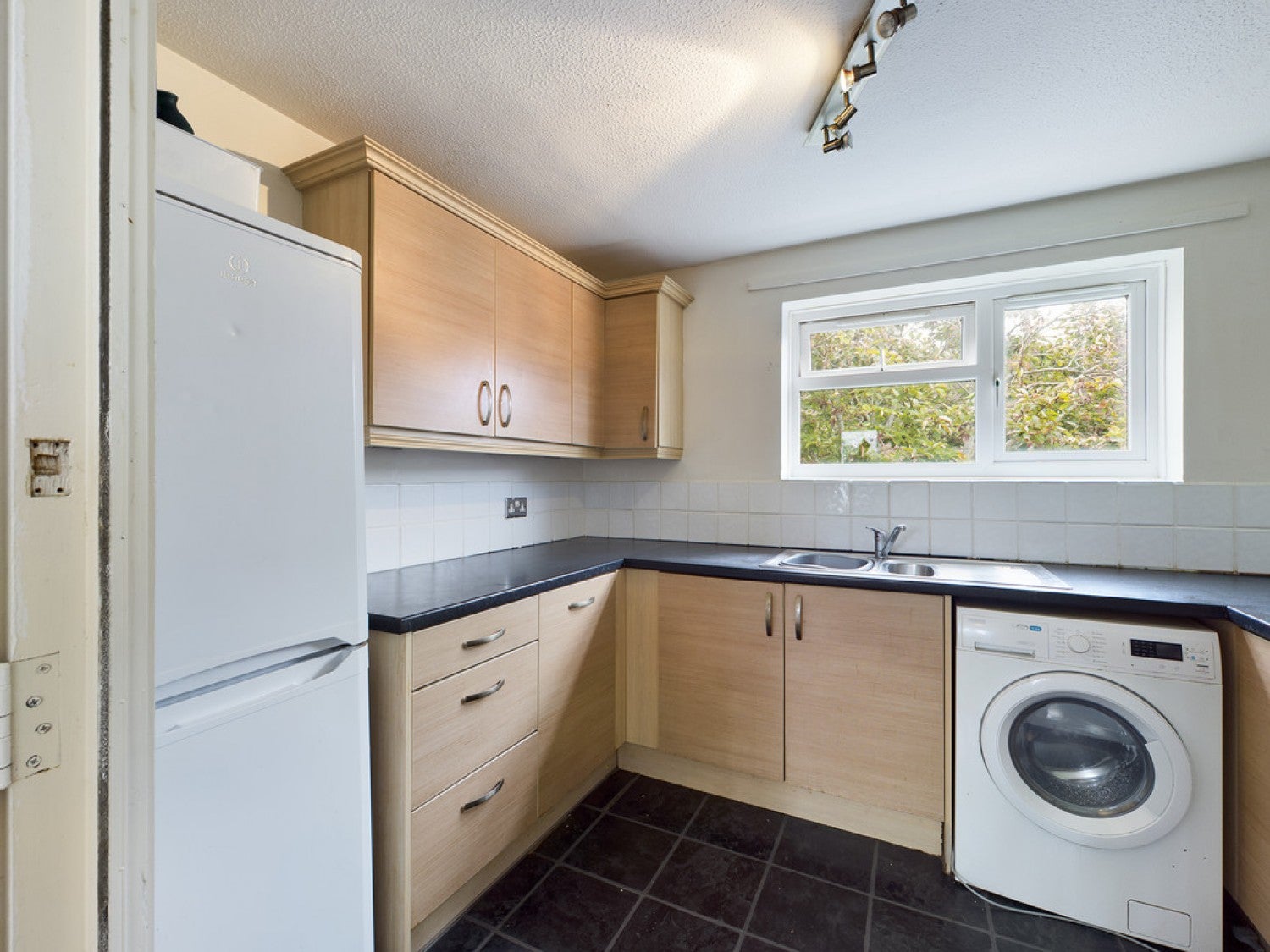 Flat Nuthurst Close in Brighton