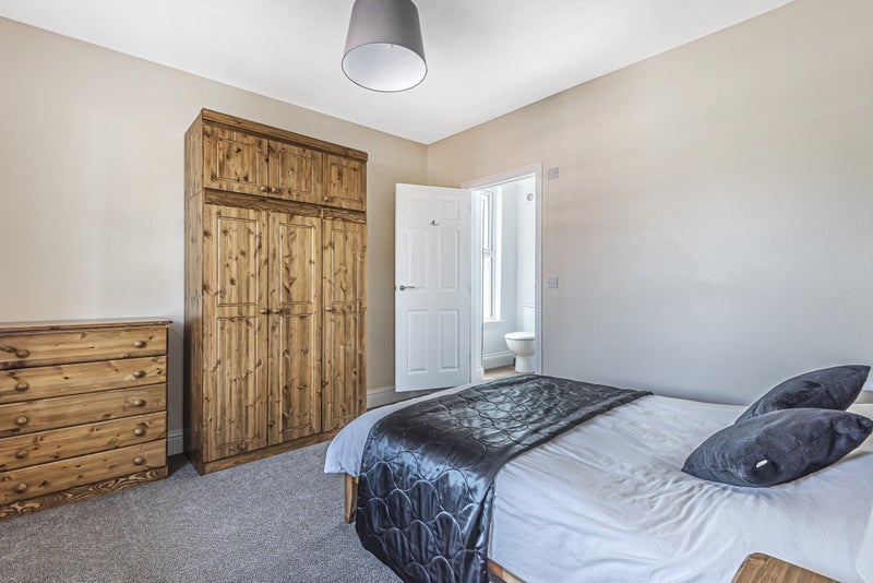 Room Stanmore Road in Birmingham