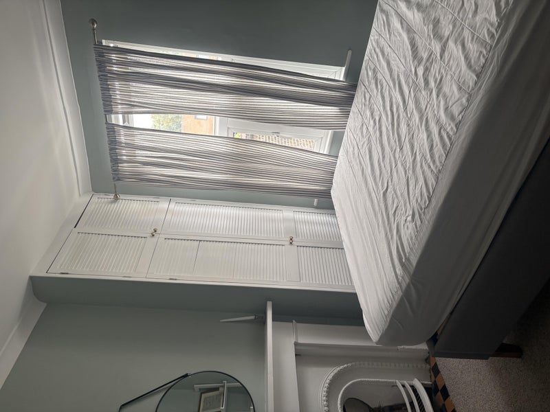 Room Hollydale Road in Greater London