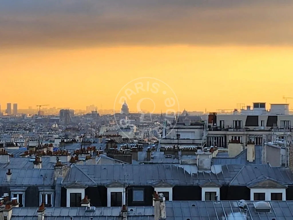 Flat Boulevard Marguerite de Rochechouart in Paris