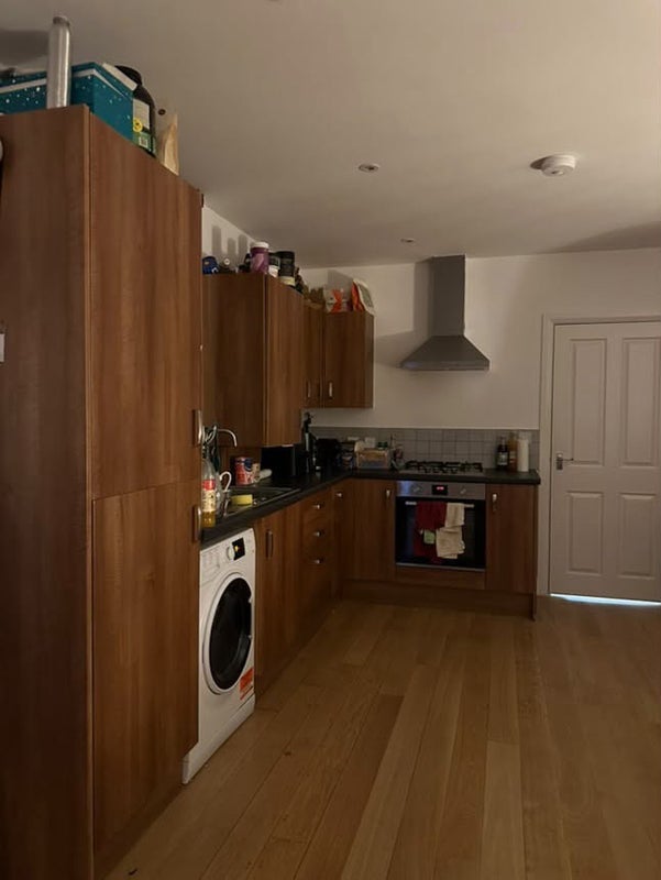 Flat Voltaire Road in Greater London
