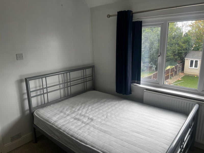 Room Springfield Park Road in Chelmsford