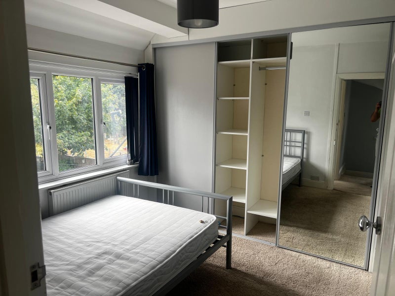 Room Springfield Park Road in Chelmsford