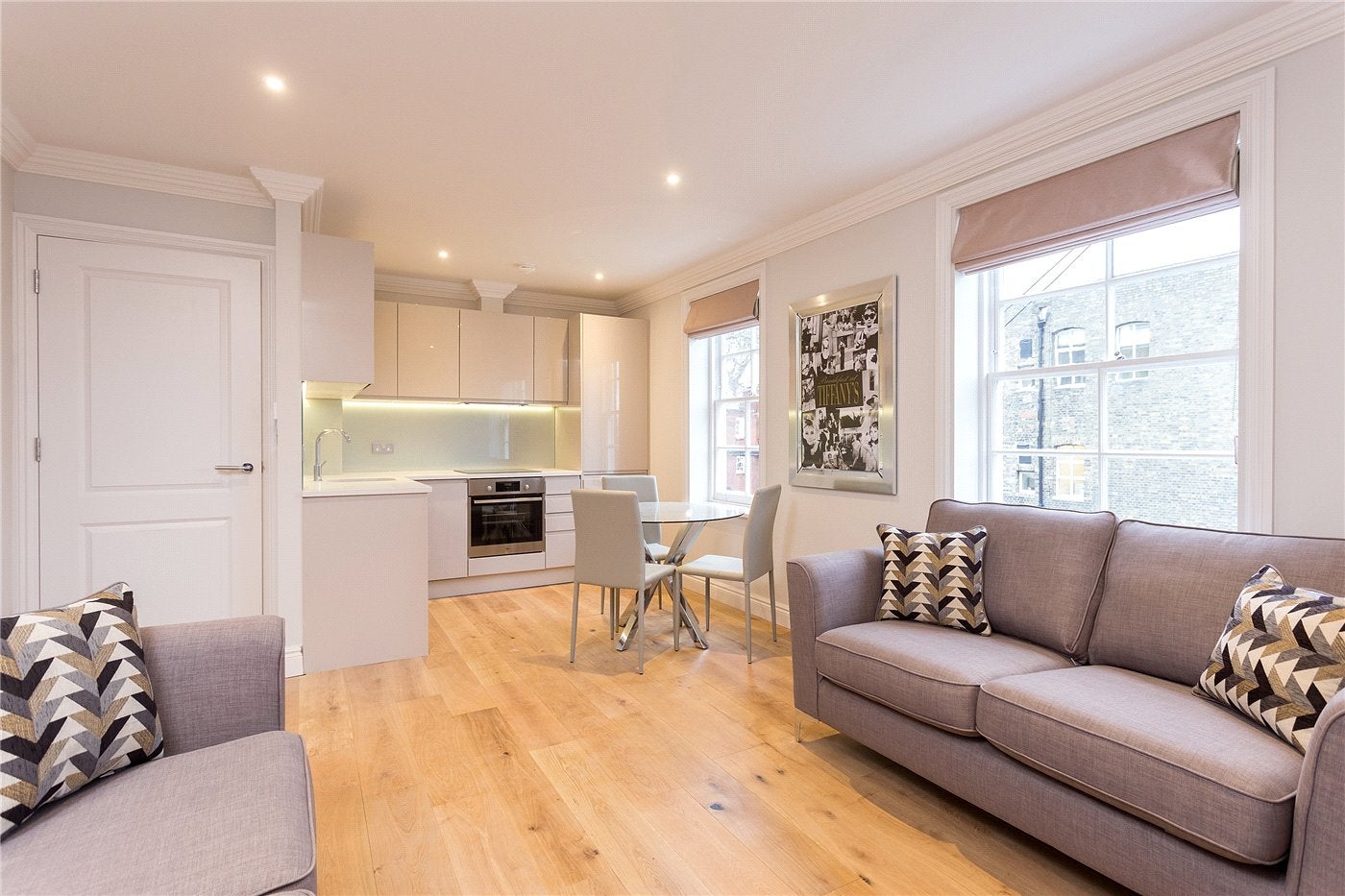 Flat Pleasant Place in Greater London