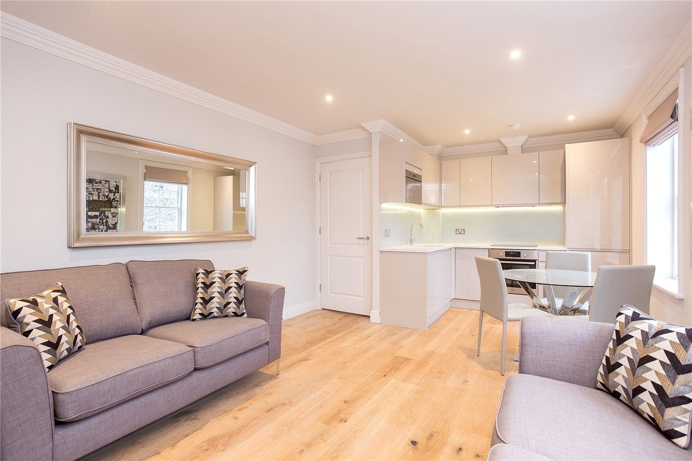 Flat Pleasant Place in Greater London