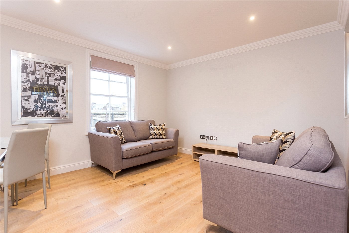 Flat Pleasant Place in Greater London