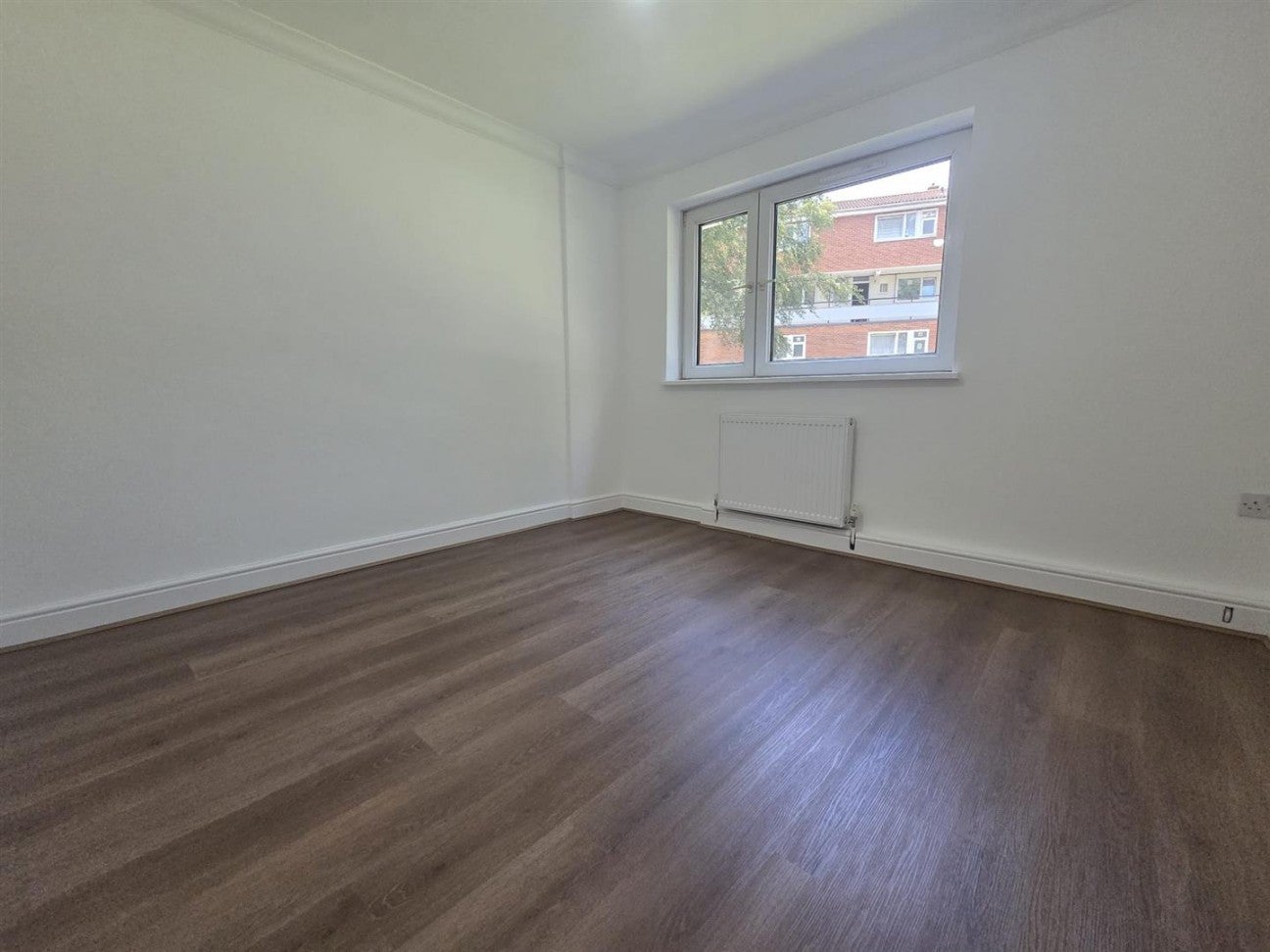Flat Wanborough Drive in Greater London