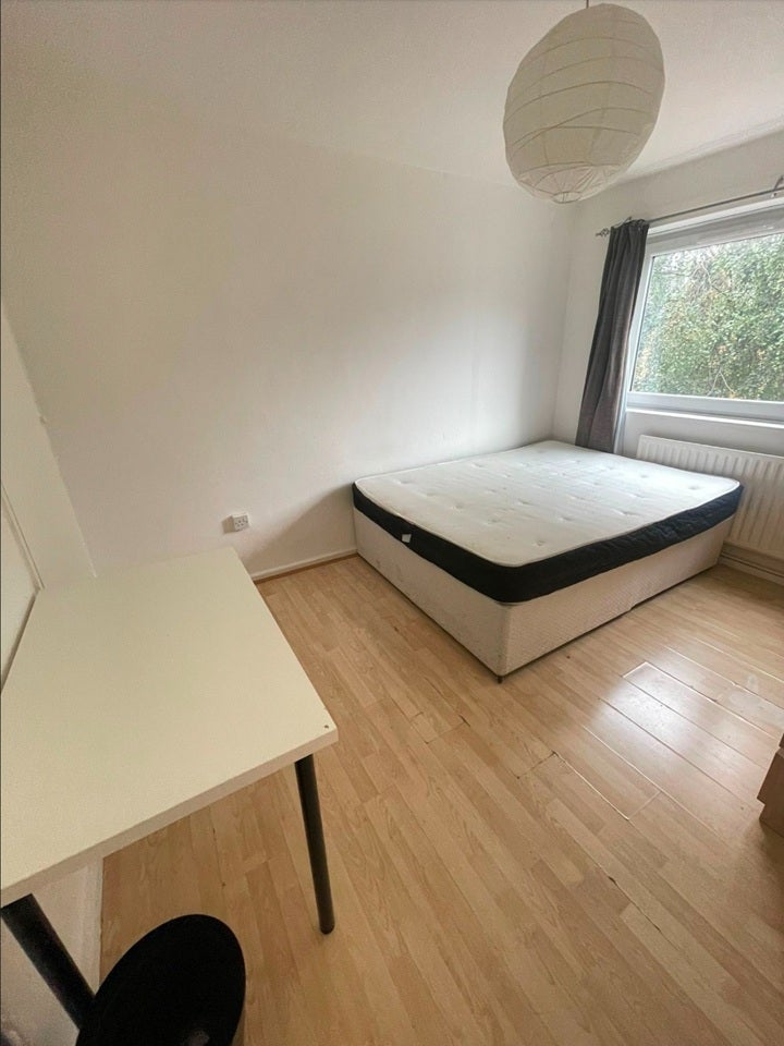 Room Beaumont Square in Greater London
