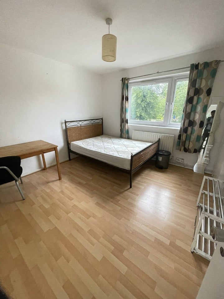 Room Beaumont Square in Greater London