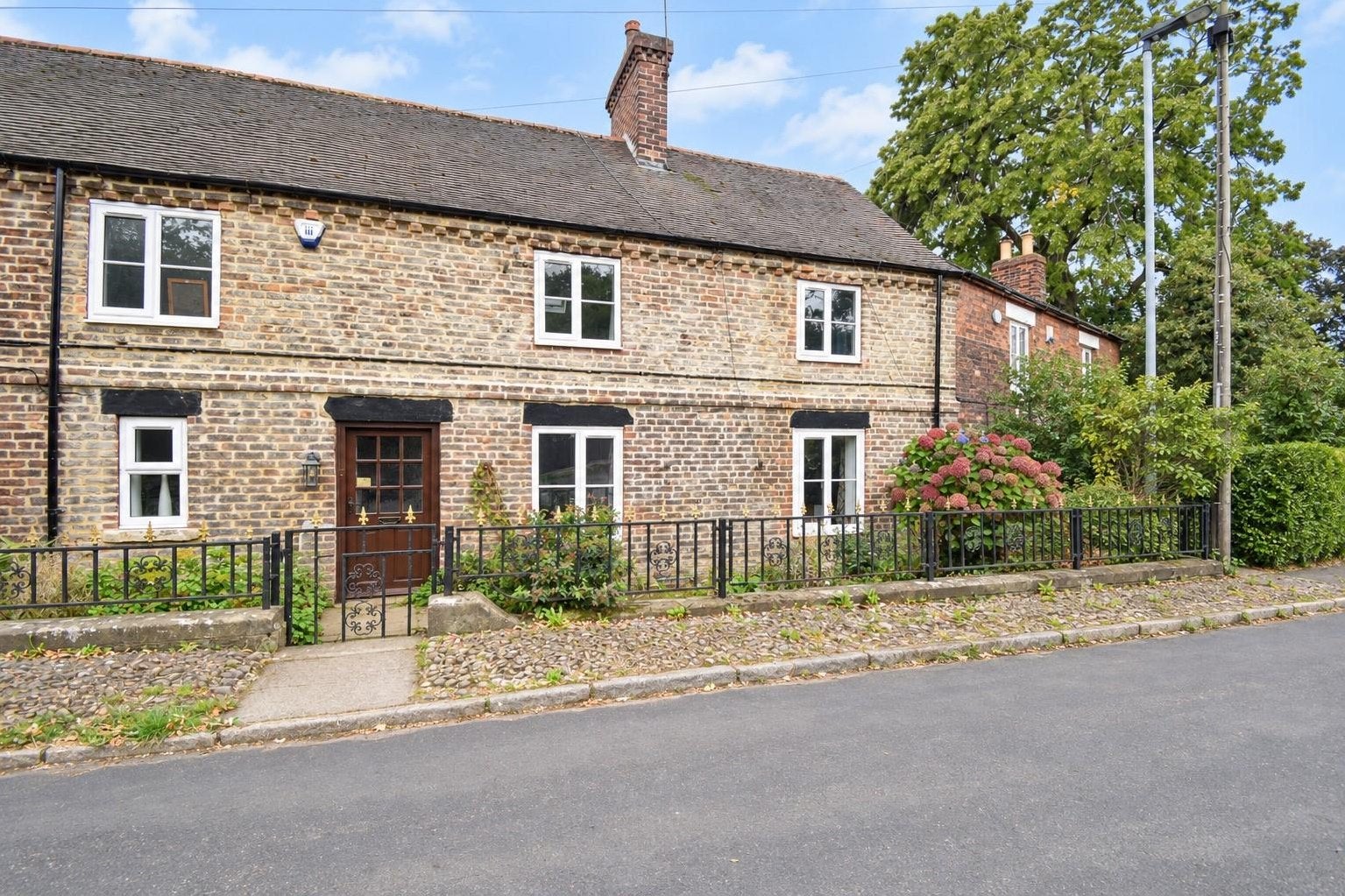 House Doncaster Road in Wakefield