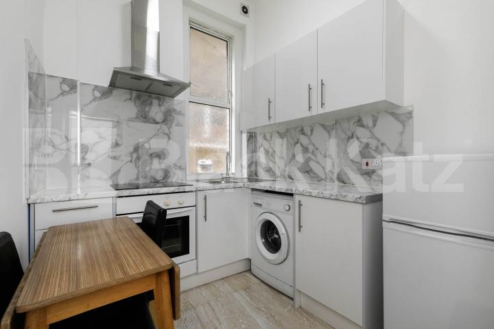 Flat Iverson Road in Greater London