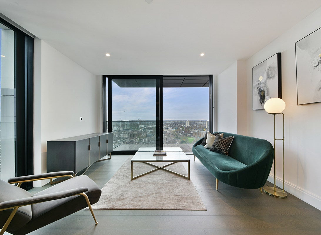 Flat Albert Embankment in Greater London