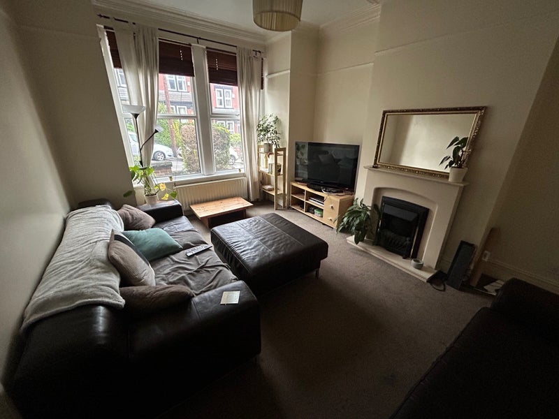Room De Lacy Mount in Leeds
