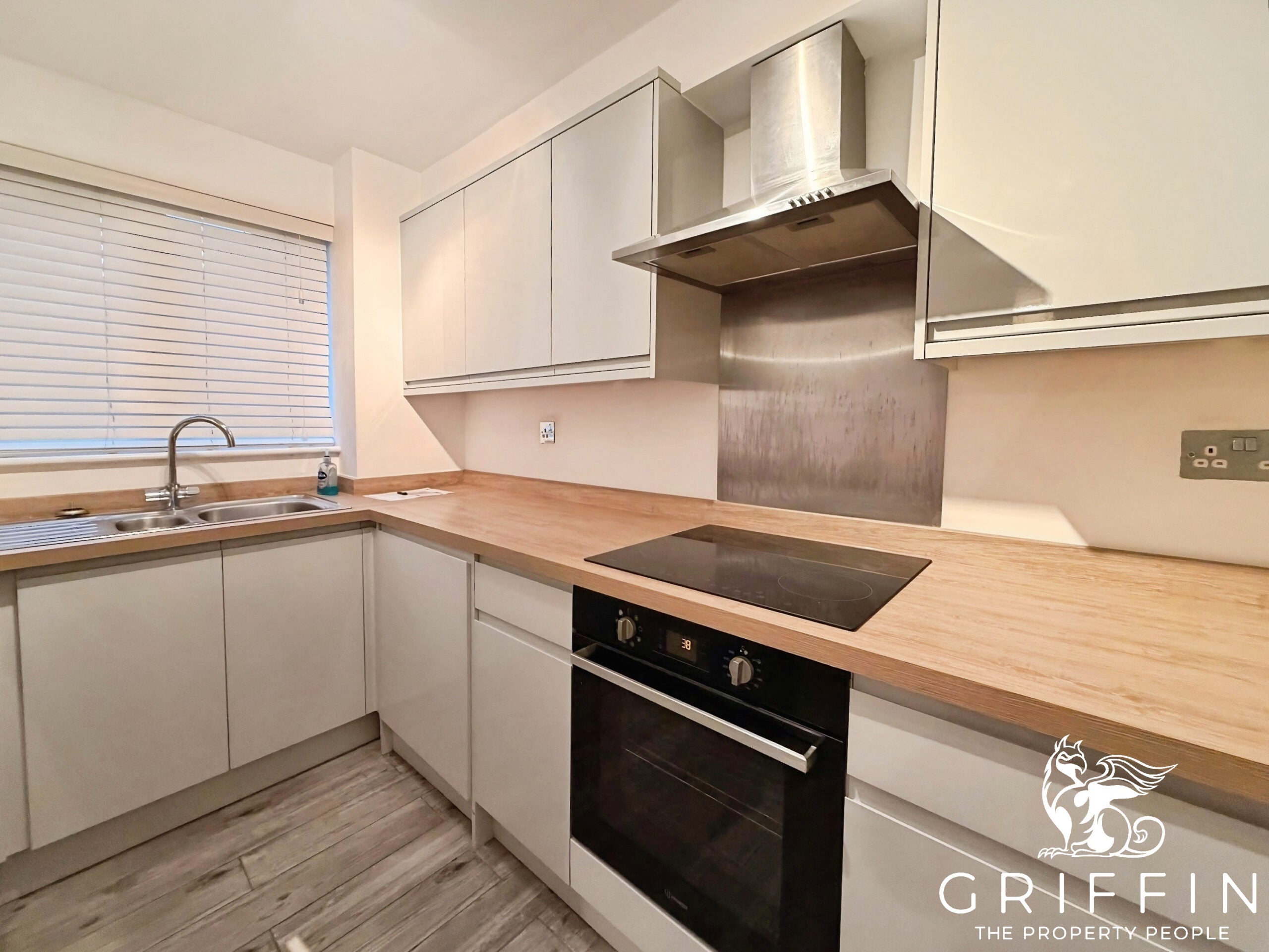 Flat Porter Close in Grays