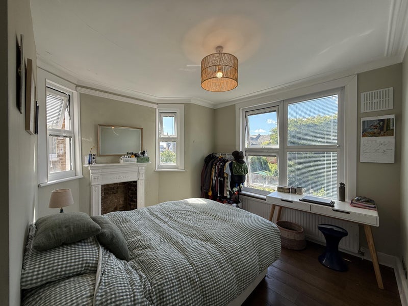 Room Radley Road in Greater London