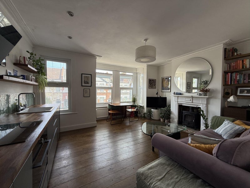 Room Radley Road in Greater London
