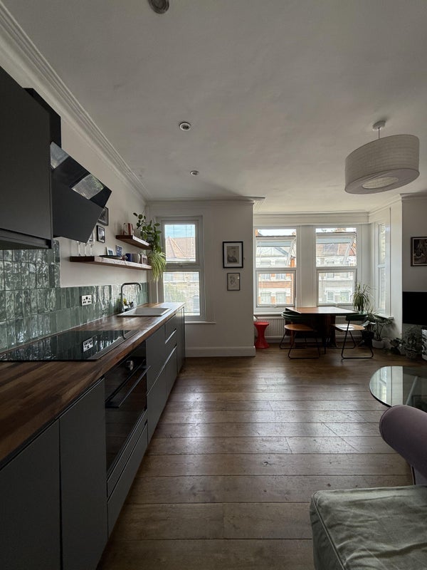 Room Radley Road in Greater London