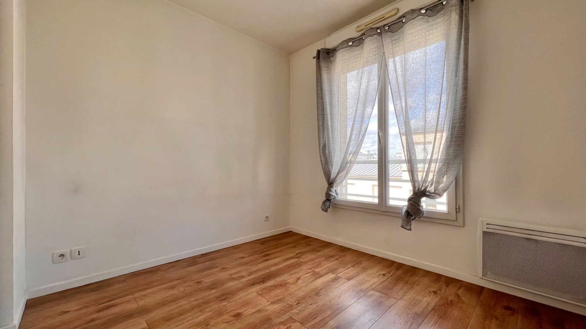 Appartement Place Léon Cassé à Corbeil-Essonnes