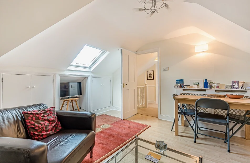 Flat Cavendish Road in Greater London