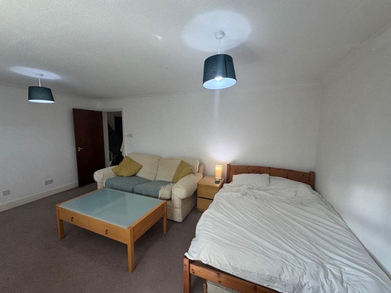 Room Surrey Road in Bournemouth