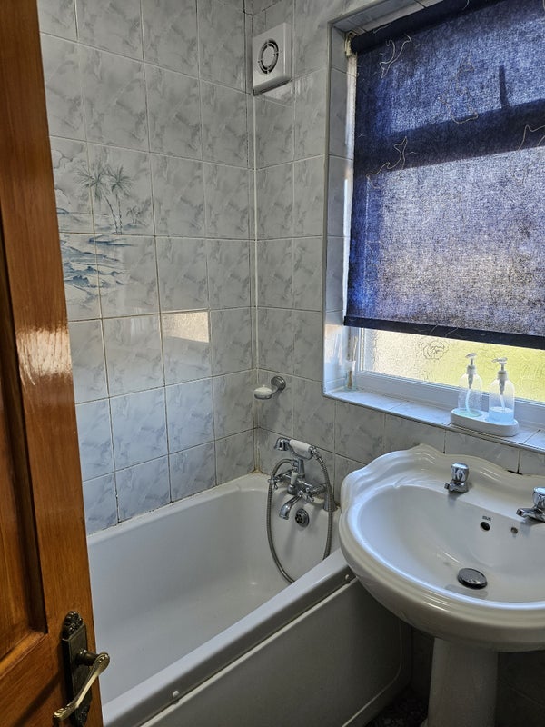 Room Petersfield Avenue in Slough