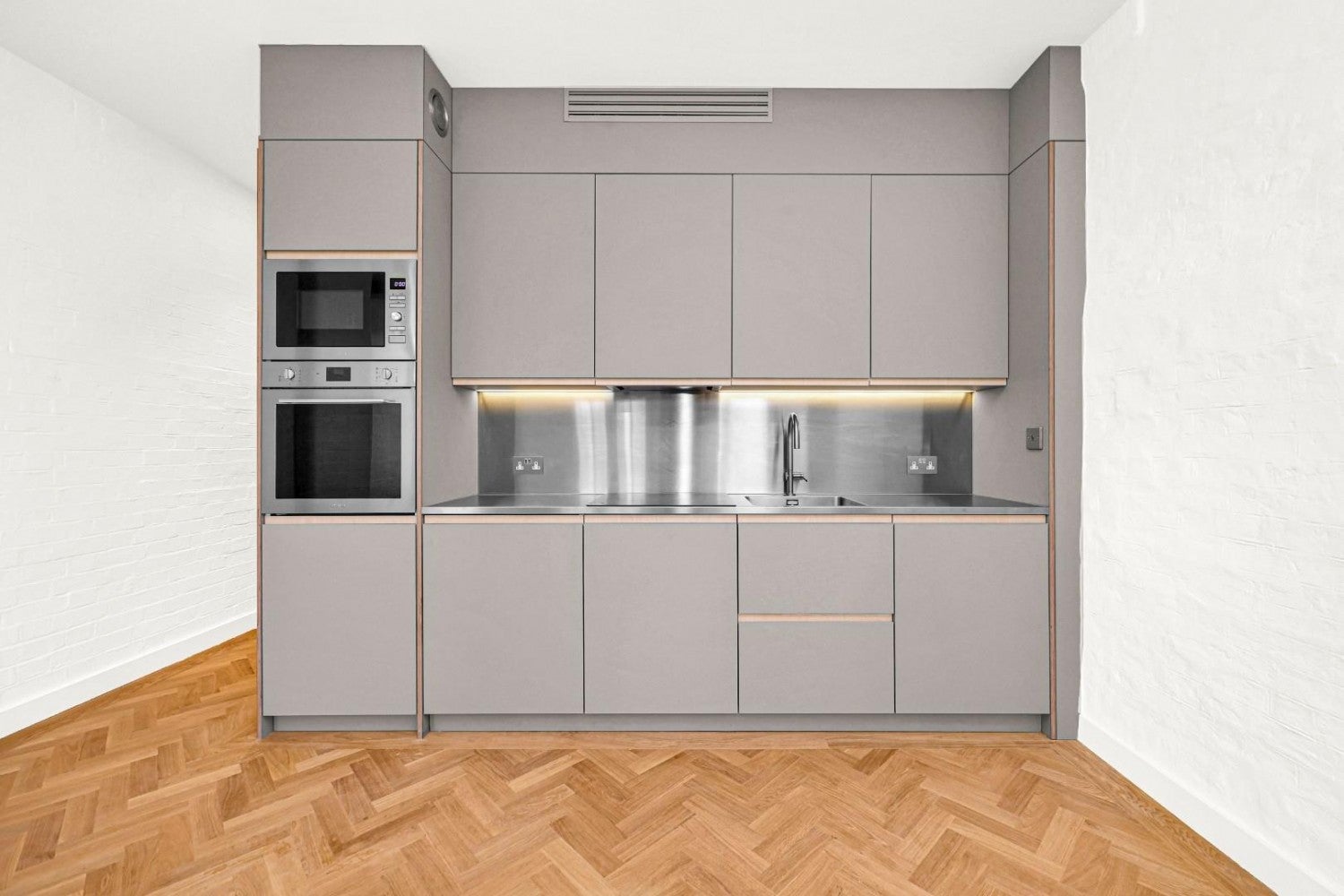 Flat Hoxton Square in Greater London